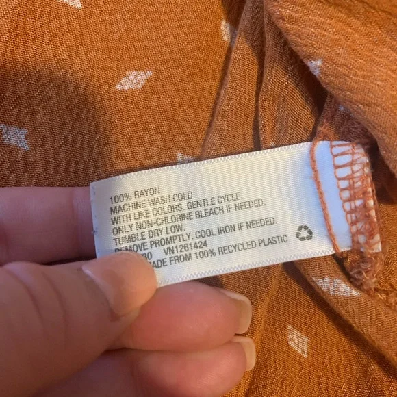 SOLD Universal Thread Wrap Blouse - Picture 7 of 8